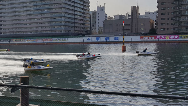2020年グランプリ(賞金王決定戦)は峰竜太選手が優勝。佐賀支部・ボートレース平和島・競艇場