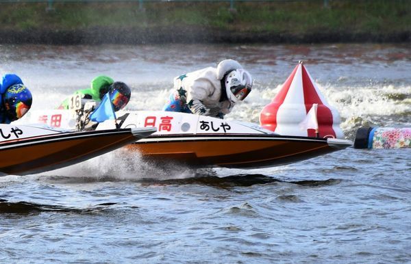 日高逸子選手がボートレーサーになったきっかけは、テレビCM。福岡支部・ボートレーサー・競艇選手
