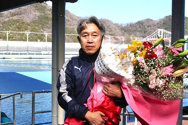 ペラマイスターの濱村芳宏選手が引退を発表。引退セレモニーも行われた。60期・徳島支部・ボートレース鳴門・競艇